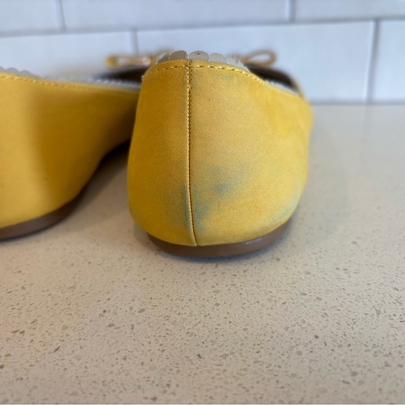 Authentic Coach Ballet Flats Butter Yellow Leather Silver Bow Shoes Size 7 - Picture 4 of 9